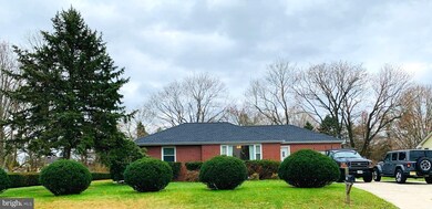 530 E Clayton Ave, Clayton, NJ 08312 - photo 2