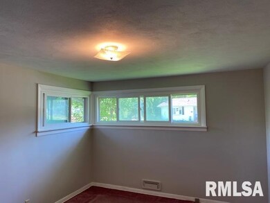 1526 Broadview Dr, Bettendorf, IA 52722 - photo 4