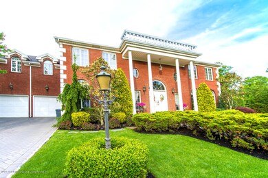 4 bedroom Colonial
