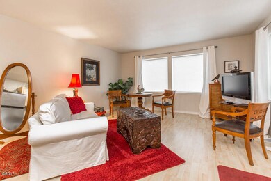 522 SE Neptune Ave, Lincoln City, OR 97367 - photo 5