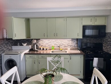 0 63 Court A Bld 18 Ct unit 24110827, Bridgeport, CT 06610 - photo 3