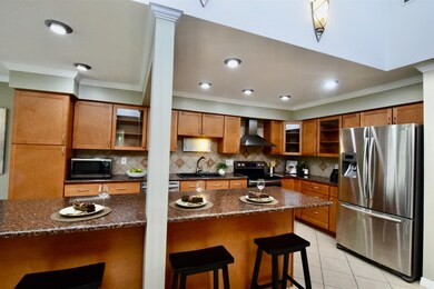 1828 Stonehouse Ln, Cincinnati, OH 45255 - photo 7