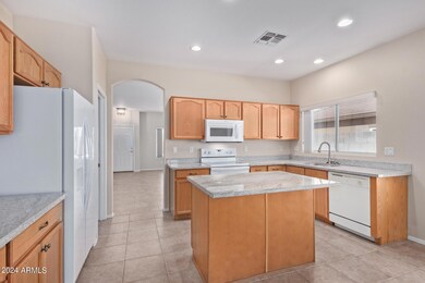 3567 S Joshua Tree Ln, Gilbert, AZ 85297 - photo 4