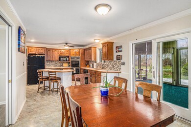 Eat In Kitchen