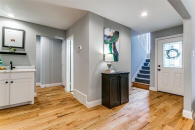 404 Cumberland Dr, Hurst, TX 76054 - photo 4