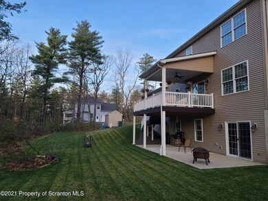 207 Hampshire Dr, Jefferson Township, PA 18436 - photo 3