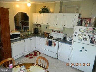 154 Worrell Ln, Colonial Beach, VA 22443 - photo 2