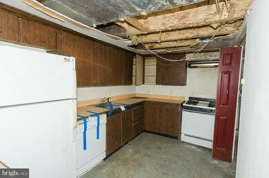 1007 Hollins St, Baltimore, MD 21223 - photo 7