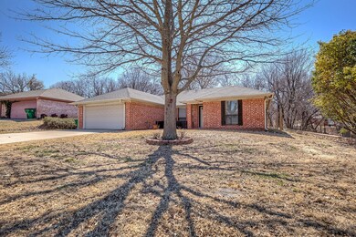 605 Valleyridge Ct, Decatur, TX 76234 - photo 2