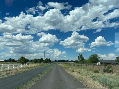 22530 Rickard Rd, Bend, OR 97702 - photo 2