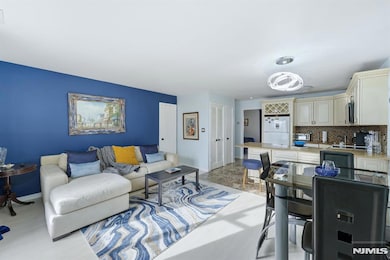77 Liberty St unit 17, Little Ferry, NJ 07643 - photo 3