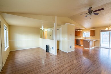 3217 SW Pumice Ave, Redmond, OR 97756 - photo 3