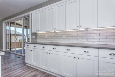 4641 SW Yew Leaf Ct, Redmond, OR 97756 - photo 4