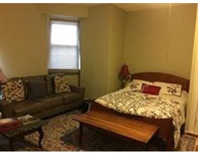 318 Tappan St unit 4, Brookline, MA 02445 - photo 2