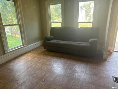 1115 E 14th St, Davenport, IA 52803 - photo 4