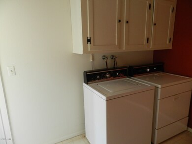 LAUNDRY CENTER