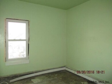 545 Mumford St, Schenectady, NY 12307 - photo 4