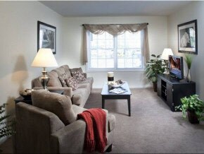 10 Sentinel Ct unit 302, Manchester, NH 03103 - photo 2