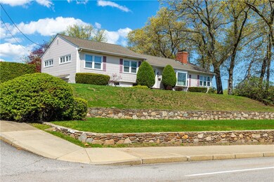 151 Toll Gate Rd, Warwick, RI 02886 - photo 2