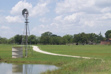 249 Southwoods Dr, Fredericksburg, TX 78624 - photo 7