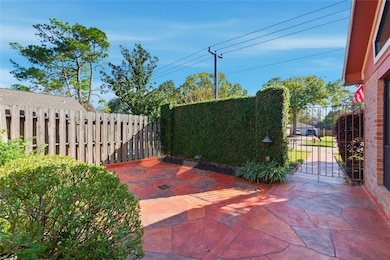 15719 Brookvilla Dr, Houston, TX 77059 - photo 7