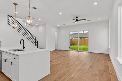 2211 Mansfield St, Houston, TX 77091 - photo 6