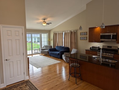 22 Snowberry Cir unit B, Deerfield, MA 01373 - photo 5