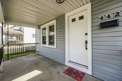 442 S. Hague Av 002