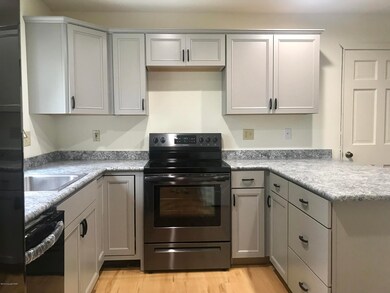 233 E Windsor Rd, Saylorsburg, PA 18353 - photo 5