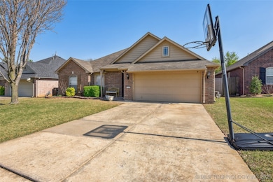 115 E Elmira Place, Broken Arrow, OK 74012 - photo 2