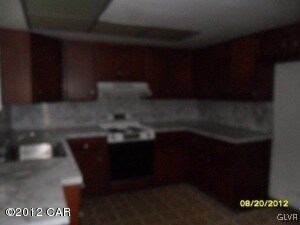 4 W Lehigh St, Coaldale, PA 18218 - photo 3