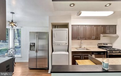 11260 Chestnut Grove Square unit 11260-137, Reston, VA 20190 - photo 6