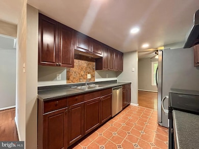 9004 Mulvaney Ct, Springfield, VA 22152 - photo 5