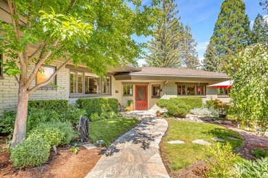 3658 Old Military Rd, Central Point, OR