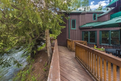 Manitou Riverhouse 101