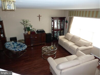 21489 Rusty Blackhaw Square, Sterling, VA 20164 - photo 3