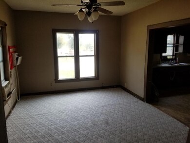 Seits, 4th street lvg rm- pic 2