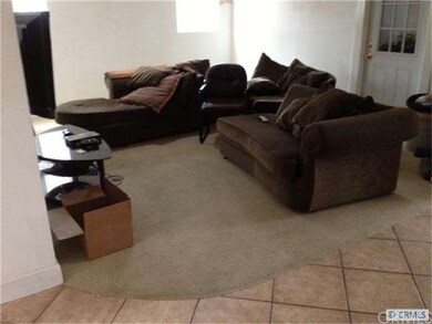 nice open den/living room