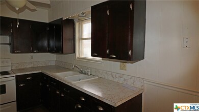 1004 W Lincoln Ave, Copperas Cove, TX 76522 - photo 4