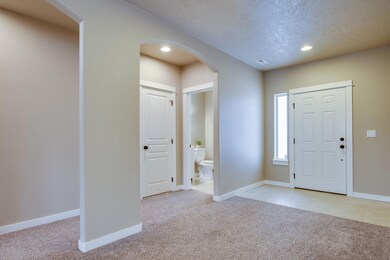 4752 SW Umatilla Ave, Redmond, OR 97756 - photo 5