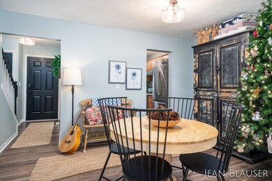 2684 Ridgecroft Dr-11