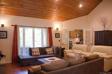 134 Buckeye Dr, Hendersonville, NC 28792 - photo 5