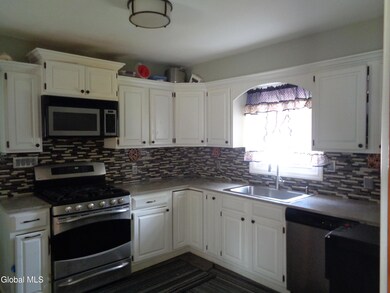 455 Wallace Rd, Schenectady, NY 12304 - photo 2