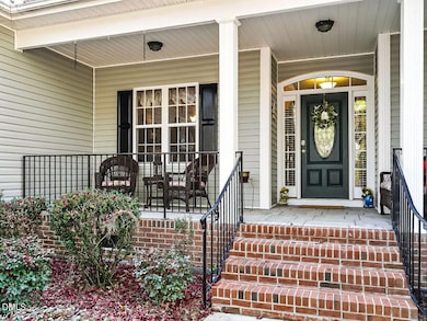 32 Bridgeport Cir, Clayton, NC 27527 - photo 2