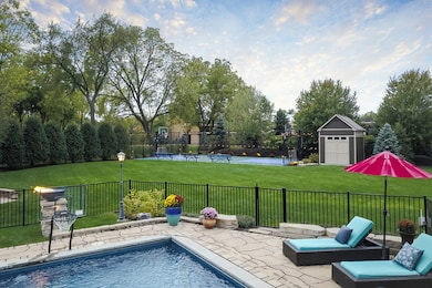 319 Claremont Ct, Naperville, IL 60540 - photo 4