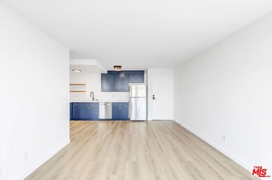 134 N Mariposa Ave unit 211, Los Angeles, CA 90004 - photo 4