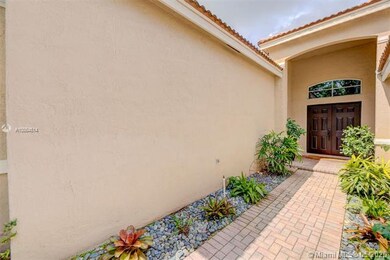 INVITING ELEGANT DOUBLE DOOR ENTRY