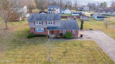 1226 Maple St, Bloomsburg, PA 17815 - photo 4