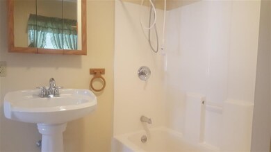 86 Maple St, Saint Johnsbury, VT 05819 - photo 4