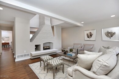 101 Lewis St Greenwich CT-large-009-5-00